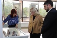 Зарема Бутаева посетила Каспийский городской краеведческий музей.